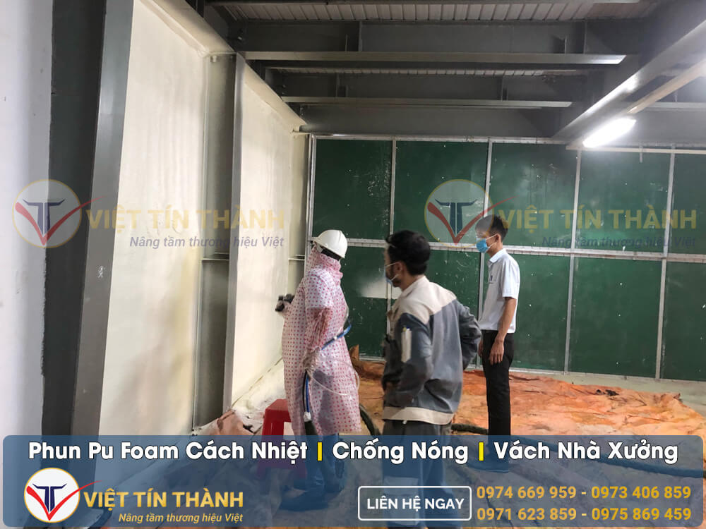 phun pu foam cách nhiệt chống nóng vách nhà xưởng